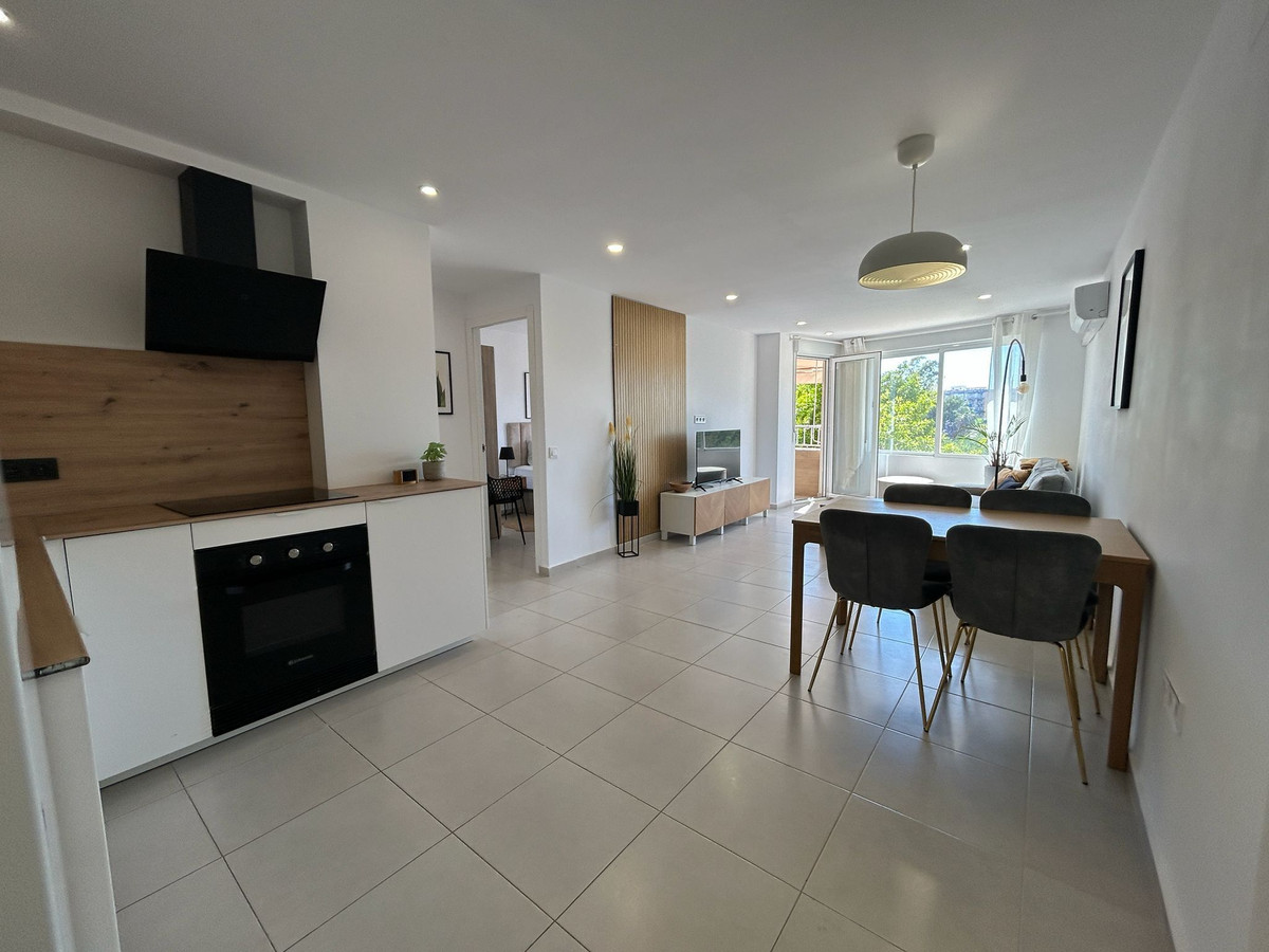 Apartment – Middle Floor Apartment in Torrevieja