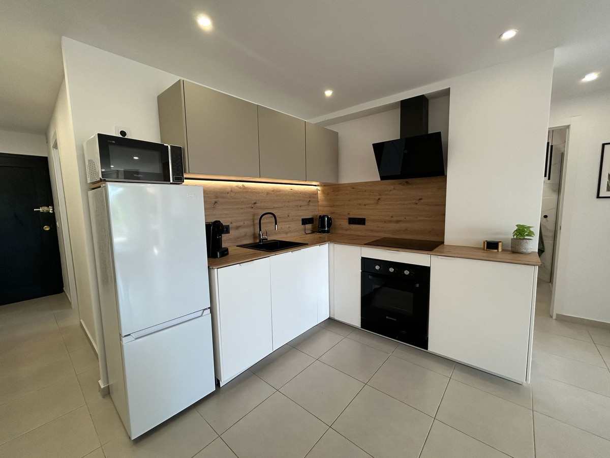 Apartment – Middle Floor Apartment in Torrevieja