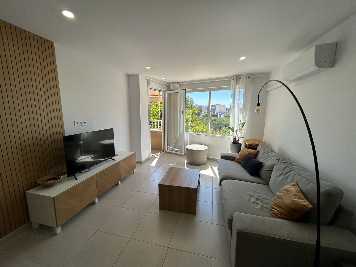 Apartment – Middle Floor Apartment in Torrevieja