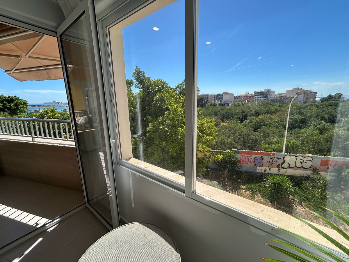 Apartment – Middle Floor Apartment in Torrevieja