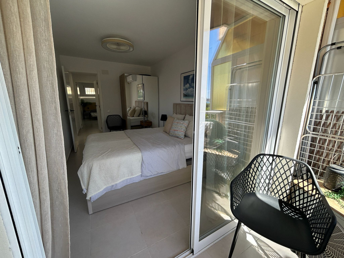 Apartment – Middle Floor Apartment in Torrevieja