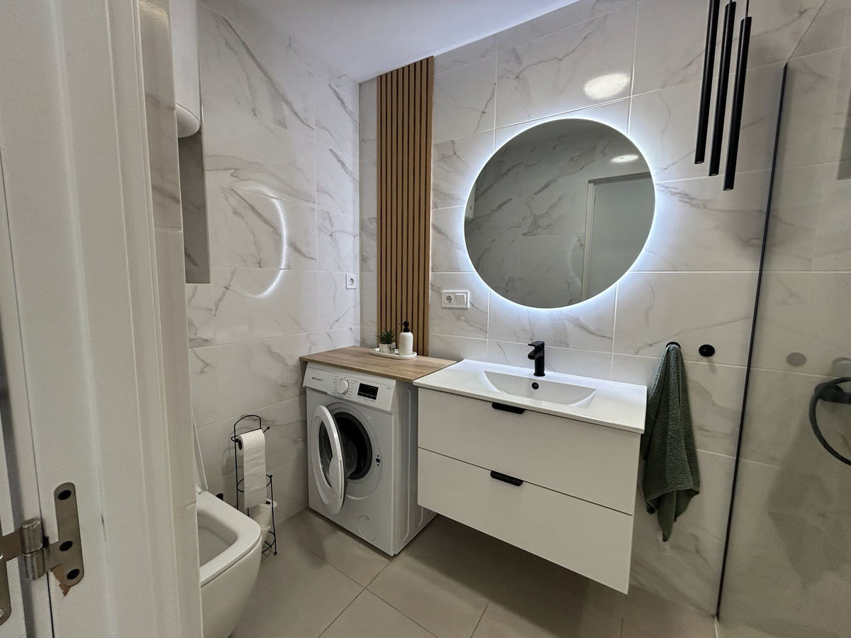 Apartment – Middle Floor Apartment in Torrevieja