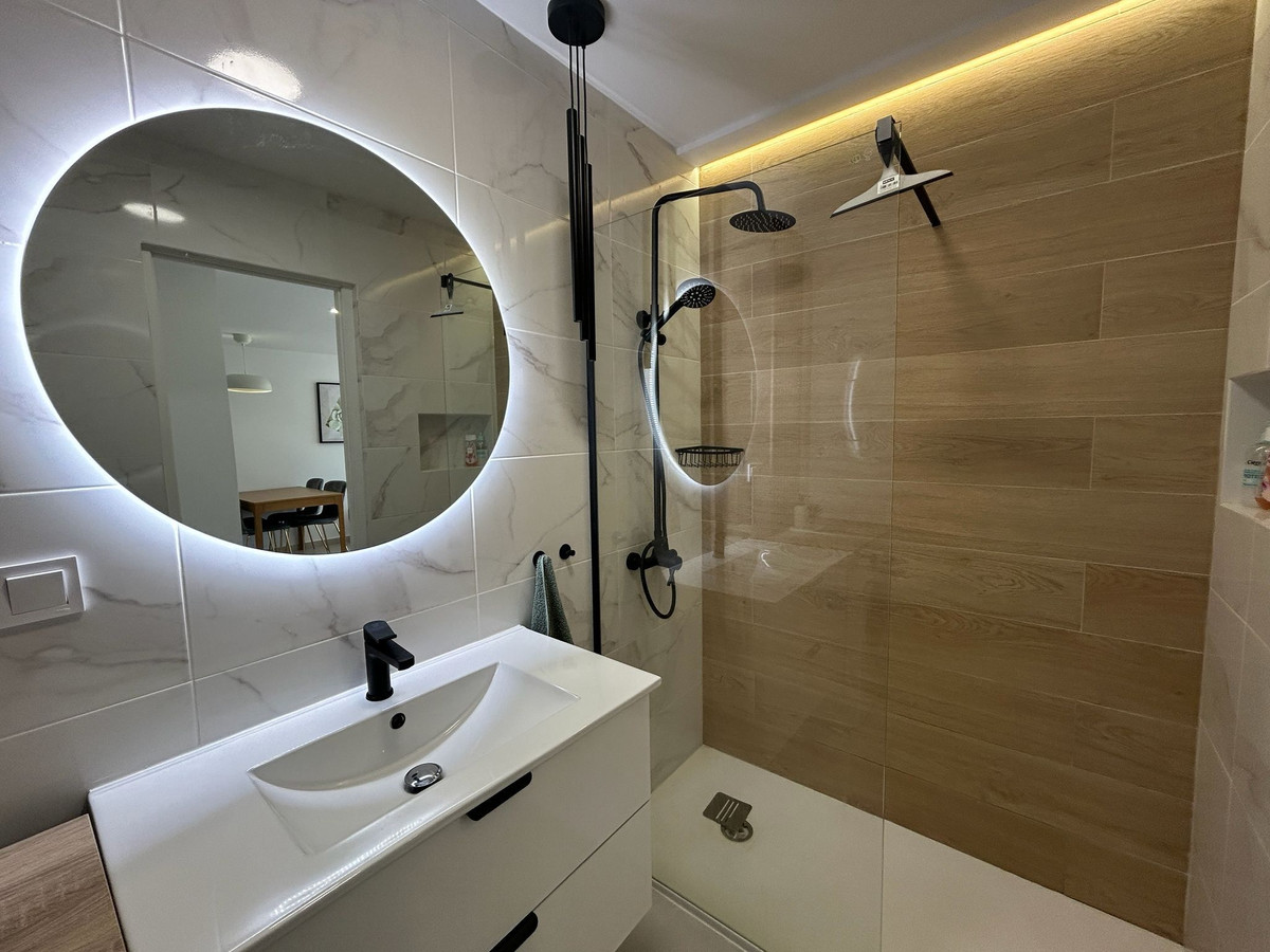 Apartment – Middle Floor Apartment in Torrevieja