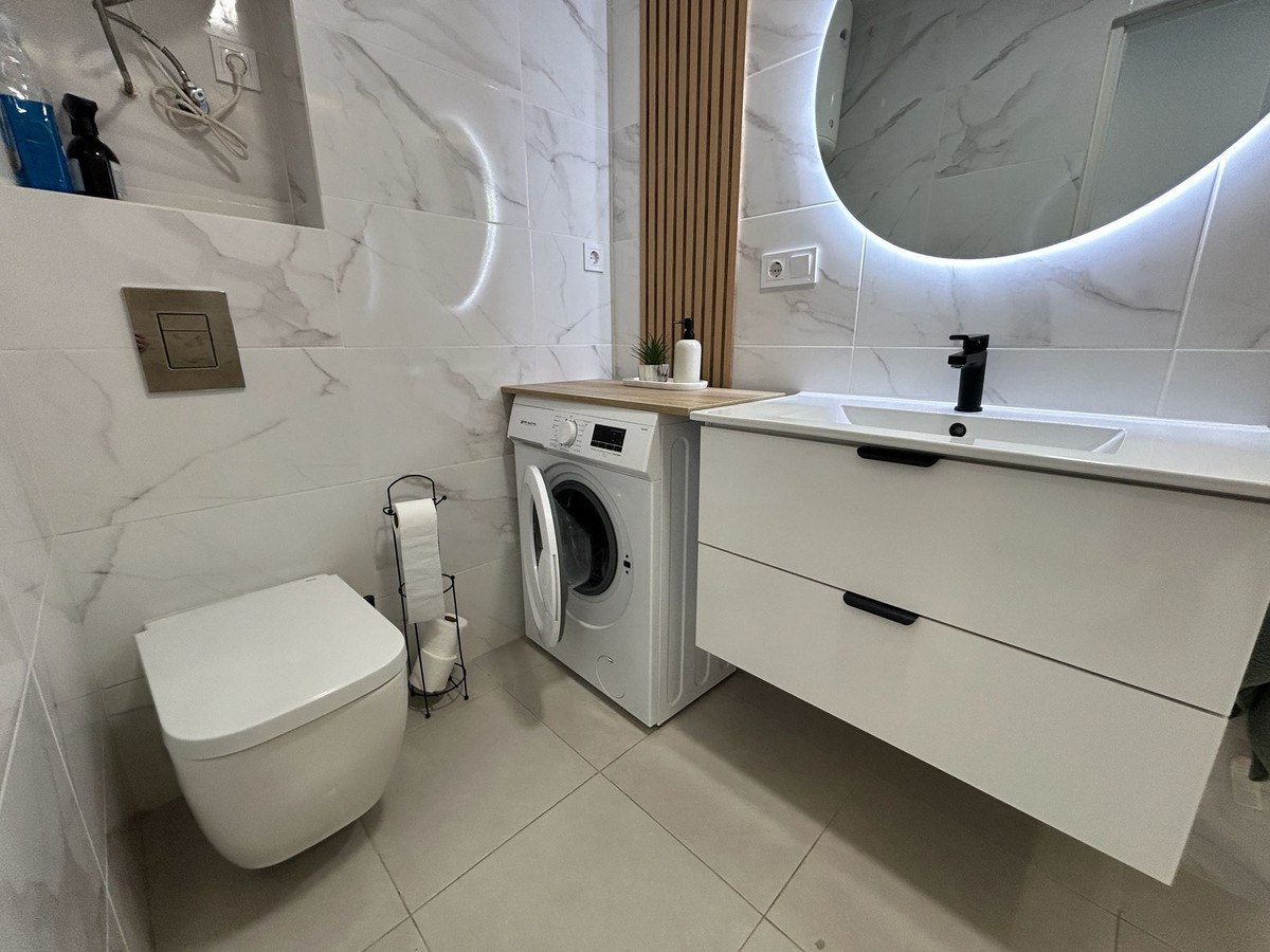 Apartment – Middle Floor Apartment in Torrevieja