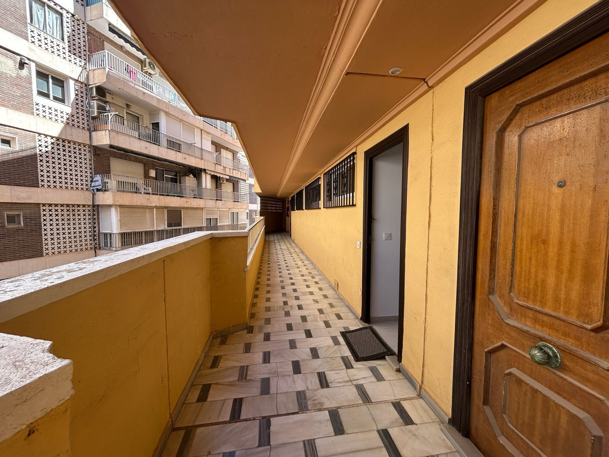Apartment – Middle Floor Apartment in Torrevieja