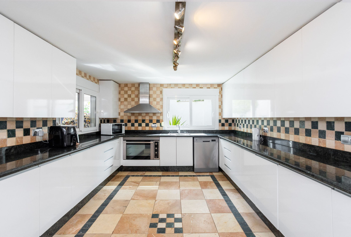 ShowFeedImage House – Detached Villa in Orihuela