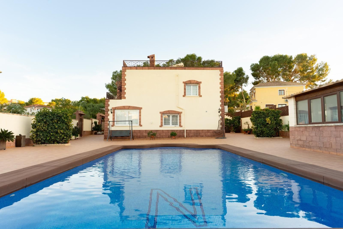 ShowFeedImage House – Detached Villa in Orihuela