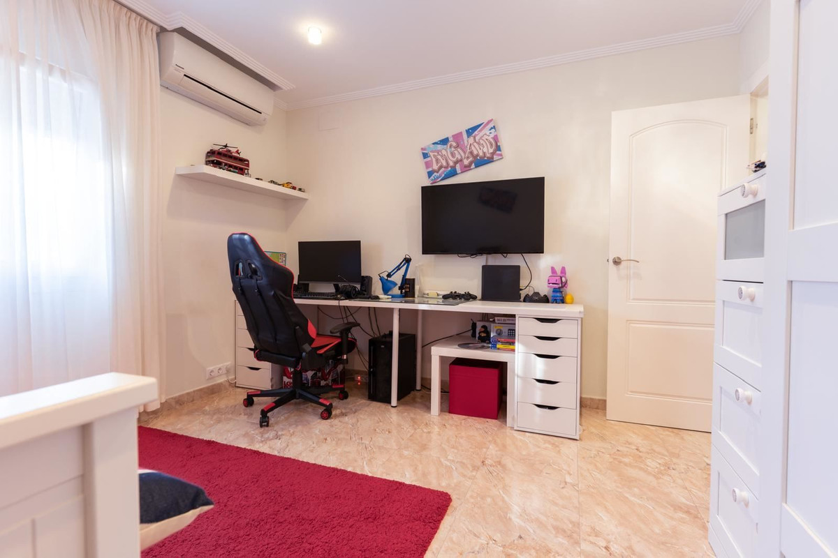ShowFeedImage House – Detached Villa in Orihuela