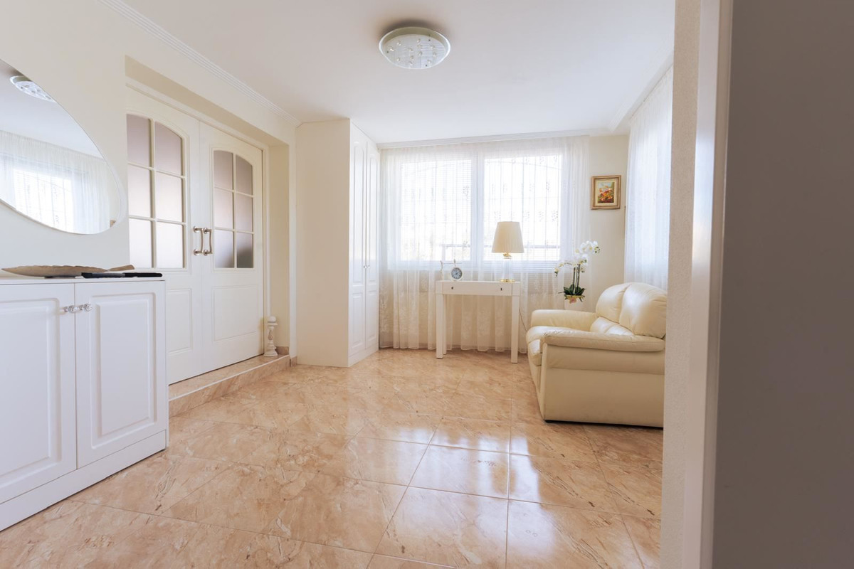 ShowFeedImage House – Detached Villa in Orihuela