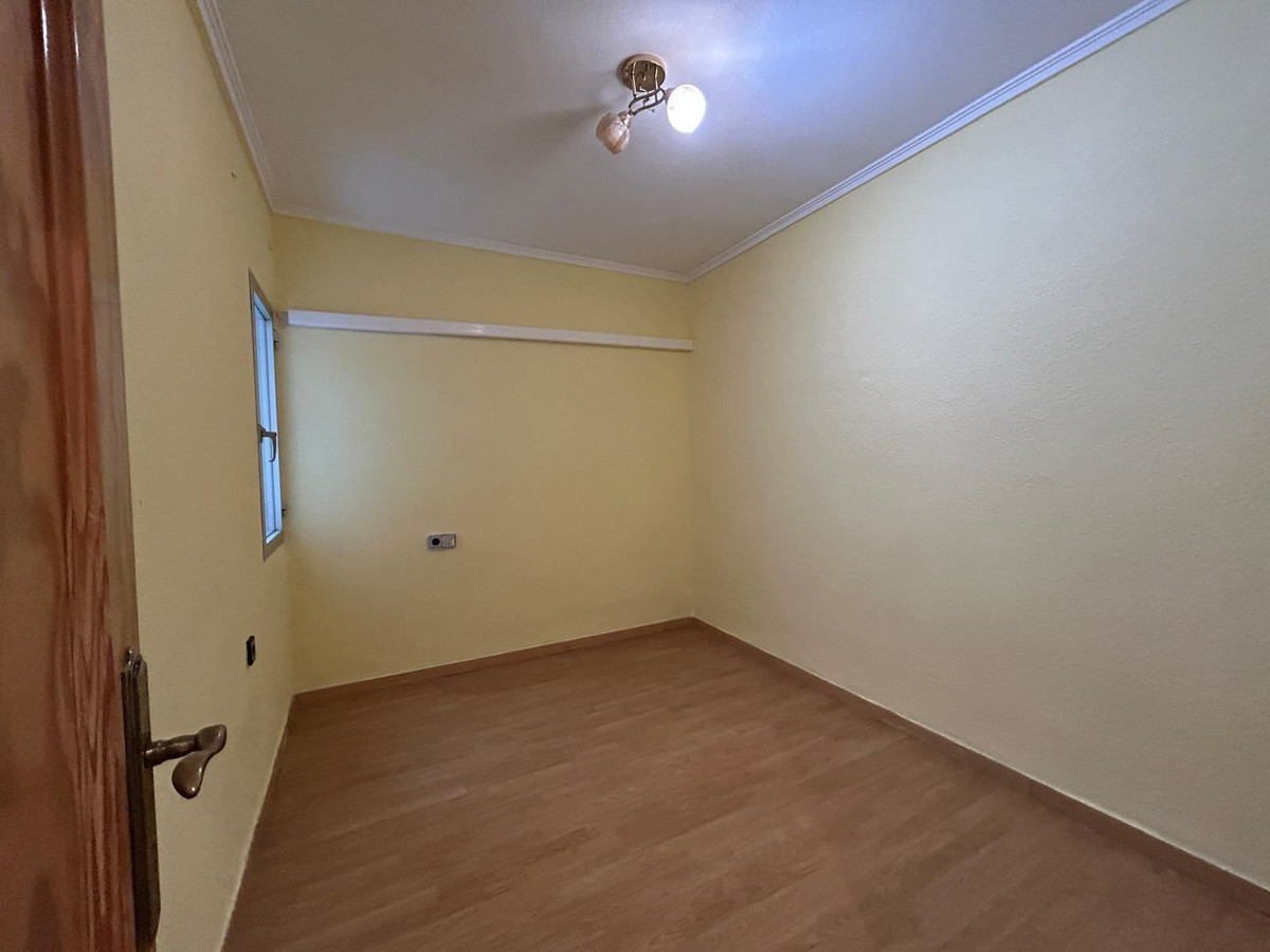 ShowFeedImage Apartment – Middle Floor Apartment in Alicante City