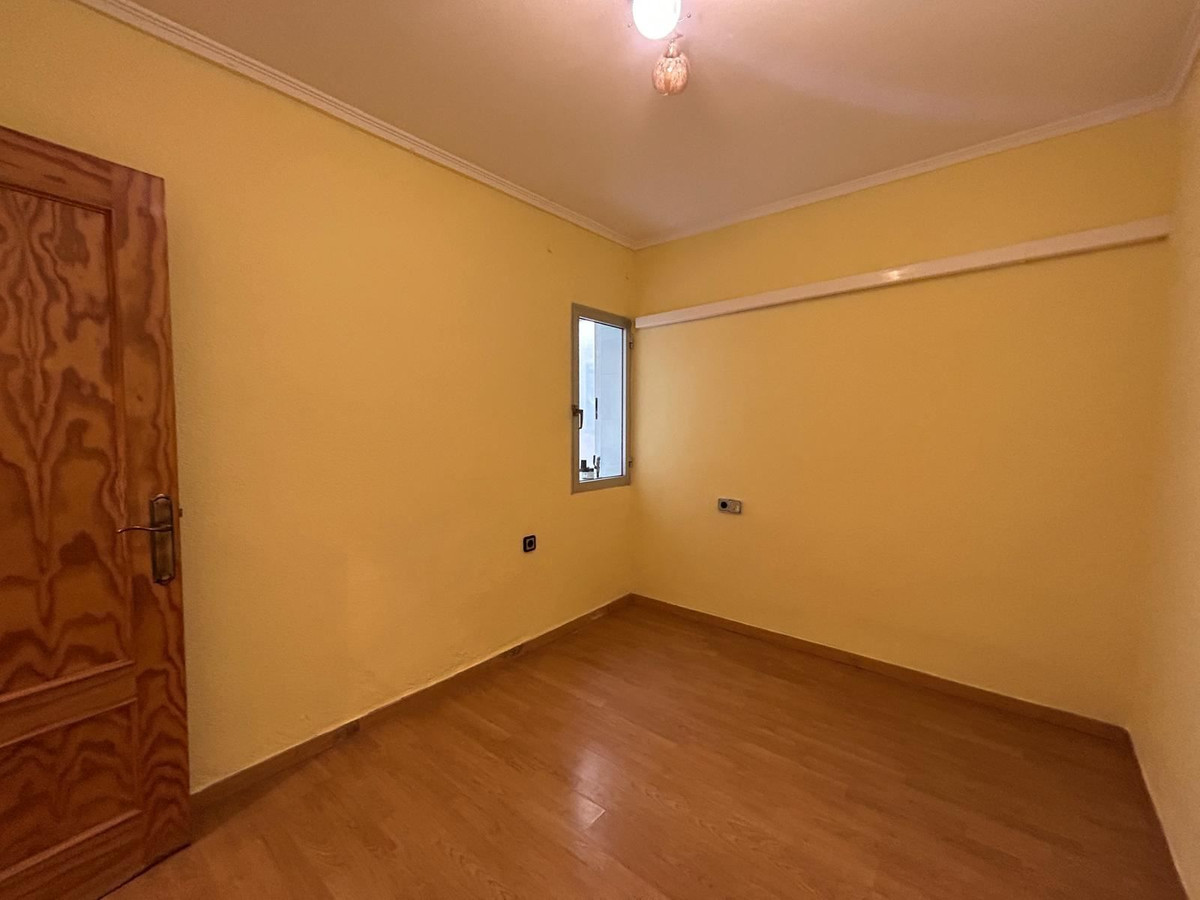 ShowFeedImage Apartment – Middle Floor Apartment in Alicante City
