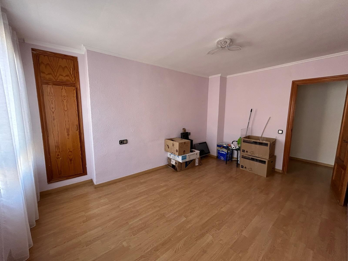 ShowFeedImage Apartment – Middle Floor Apartment in Alicante City