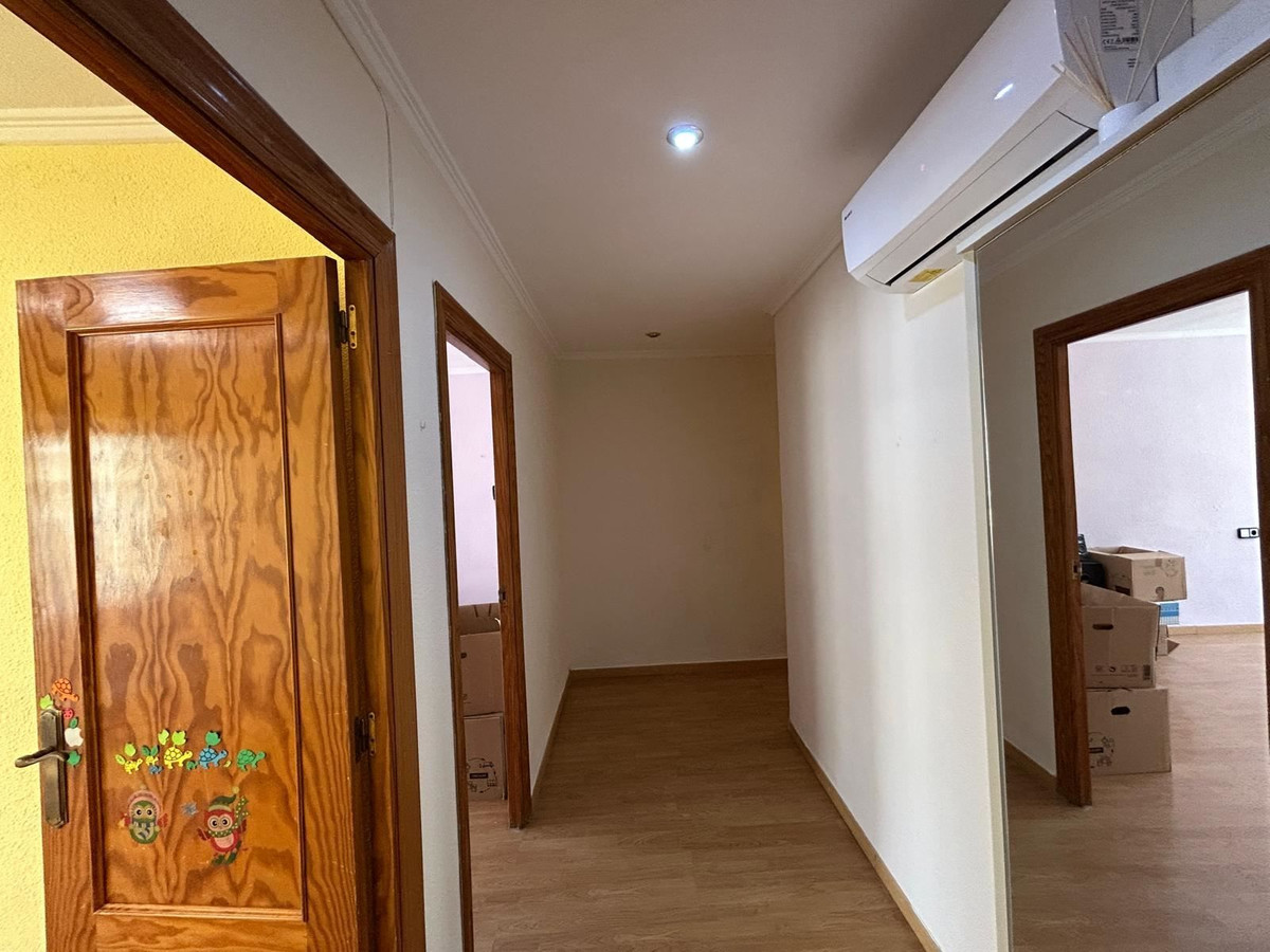ShowFeedImage Apartment – Middle Floor Apartment in Alicante City