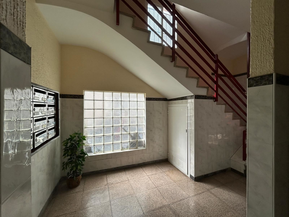 ShowFeedImage Apartment – Middle Floor Apartment in Alicante City
