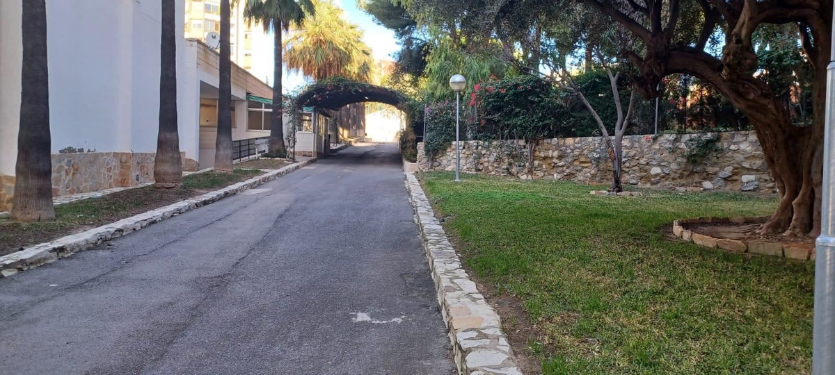 ShowFeedImage Apartment – Middle Floor Apartment in San Juan de Alicante