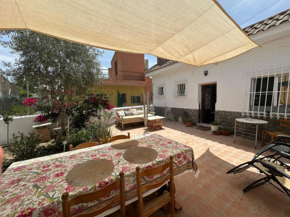 House – Detached Villa in Los Alcazares