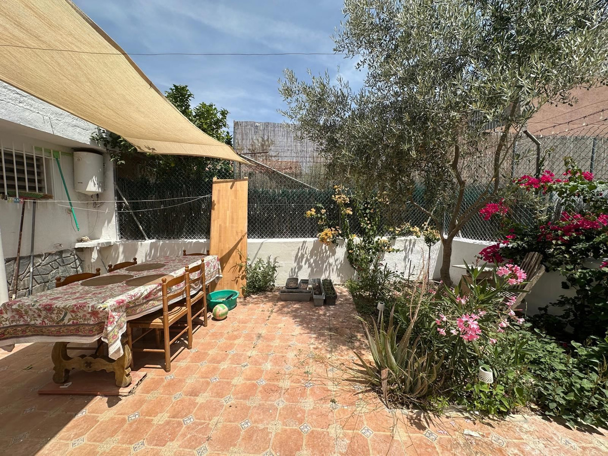 ShowFeedImage House – Detached Villa in Los Alcazares