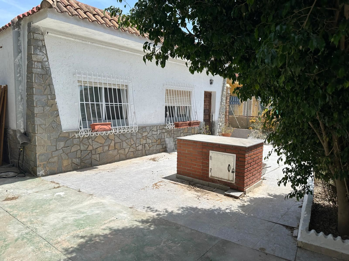 ShowFeedImage House – Detached Villa in Los Alcazares