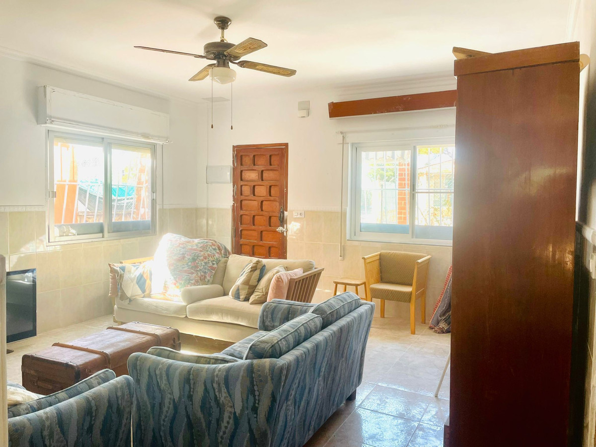 ShowFeedImage House – Detached Villa in Los Alcazares