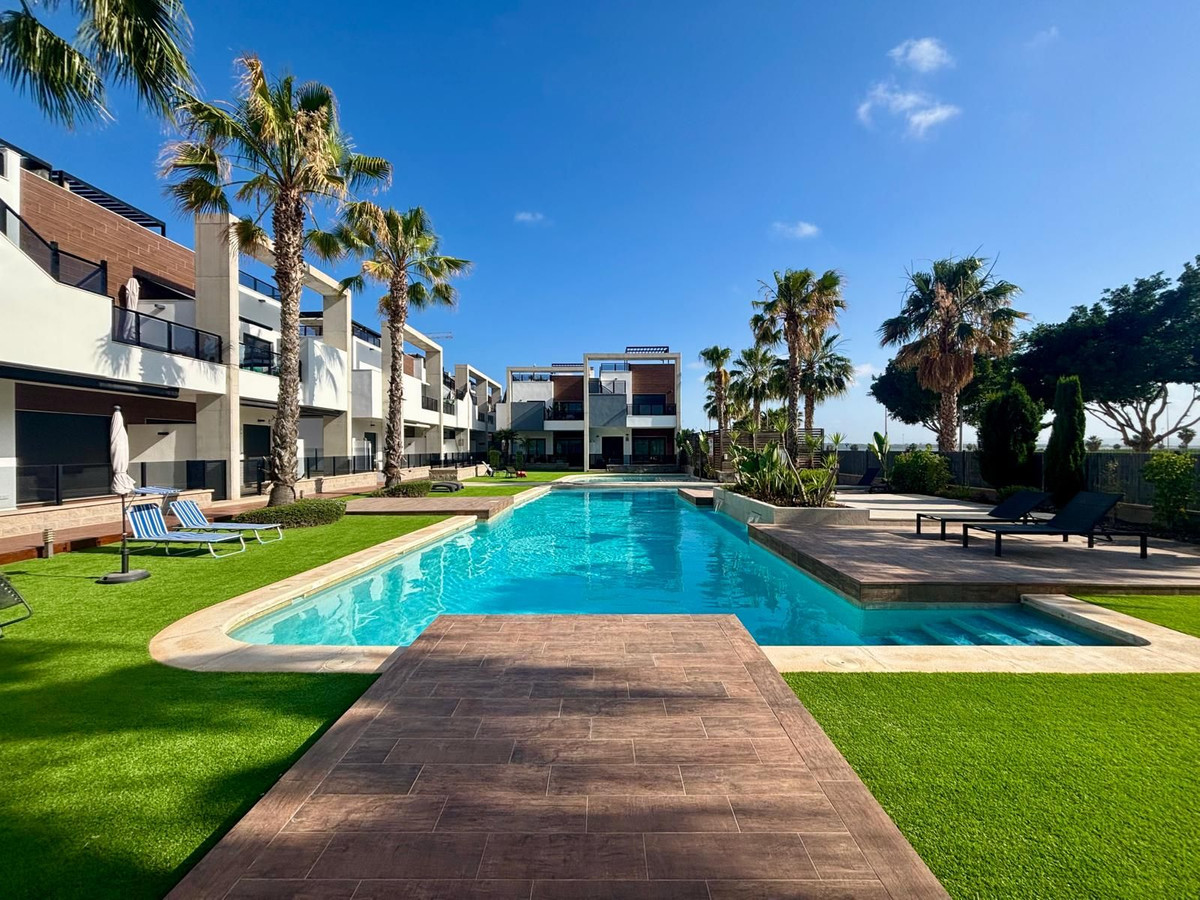 ShowFeedImage Apartment – Top Floor Apartment in Guardamar del Segura