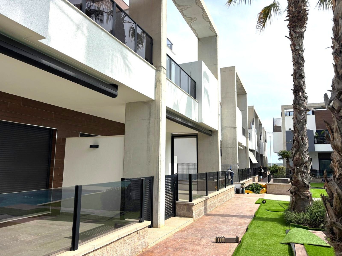 ShowFeedImage Apartment – Top Floor Apartment in Guardamar del Segura