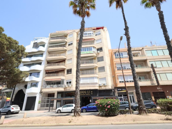 Apartment – Middle Floor Apartment in Torrevieja