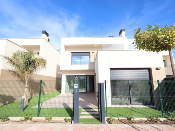 House – Detached Villa in Los Alcazares