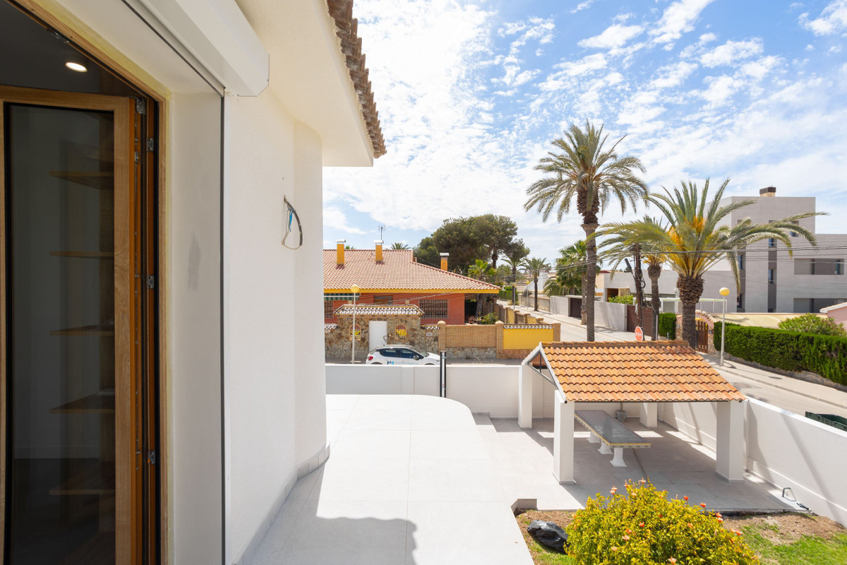 ShowFeedImage House – Detached Villa in Orihuela