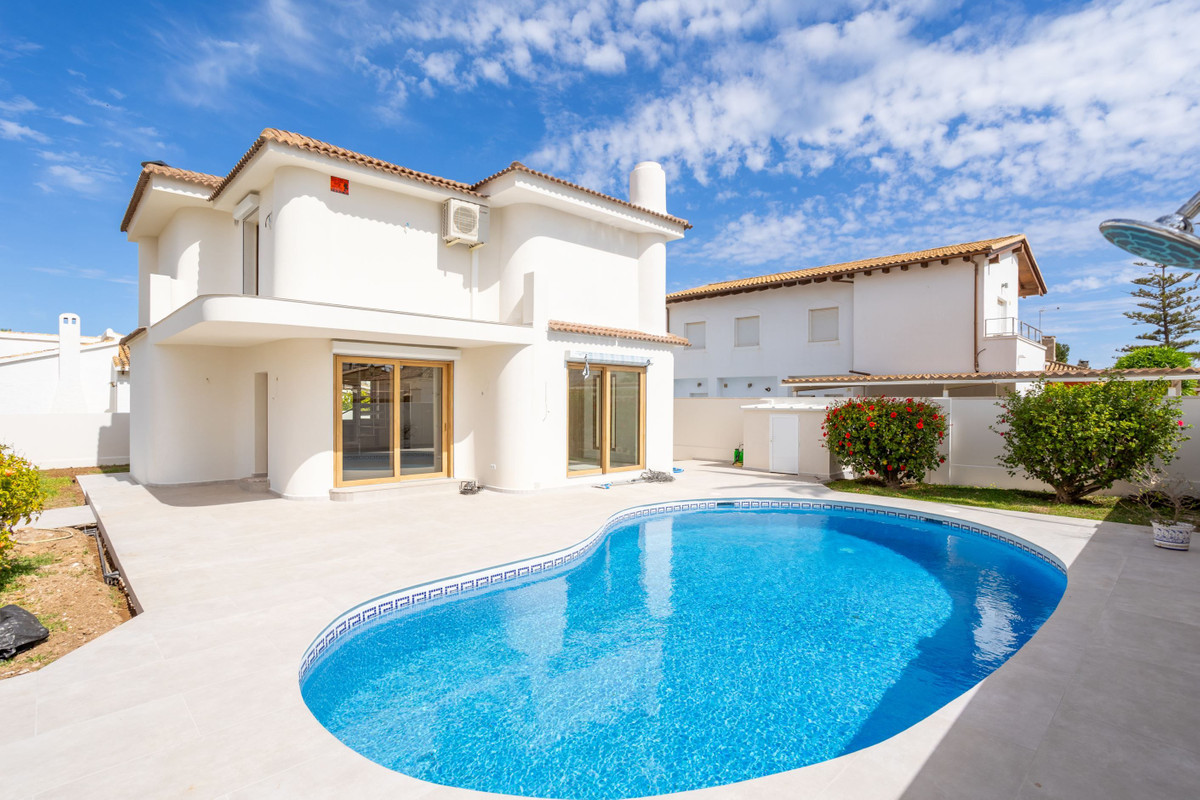ShowFeedImage House – Detached Villa in Orihuela
