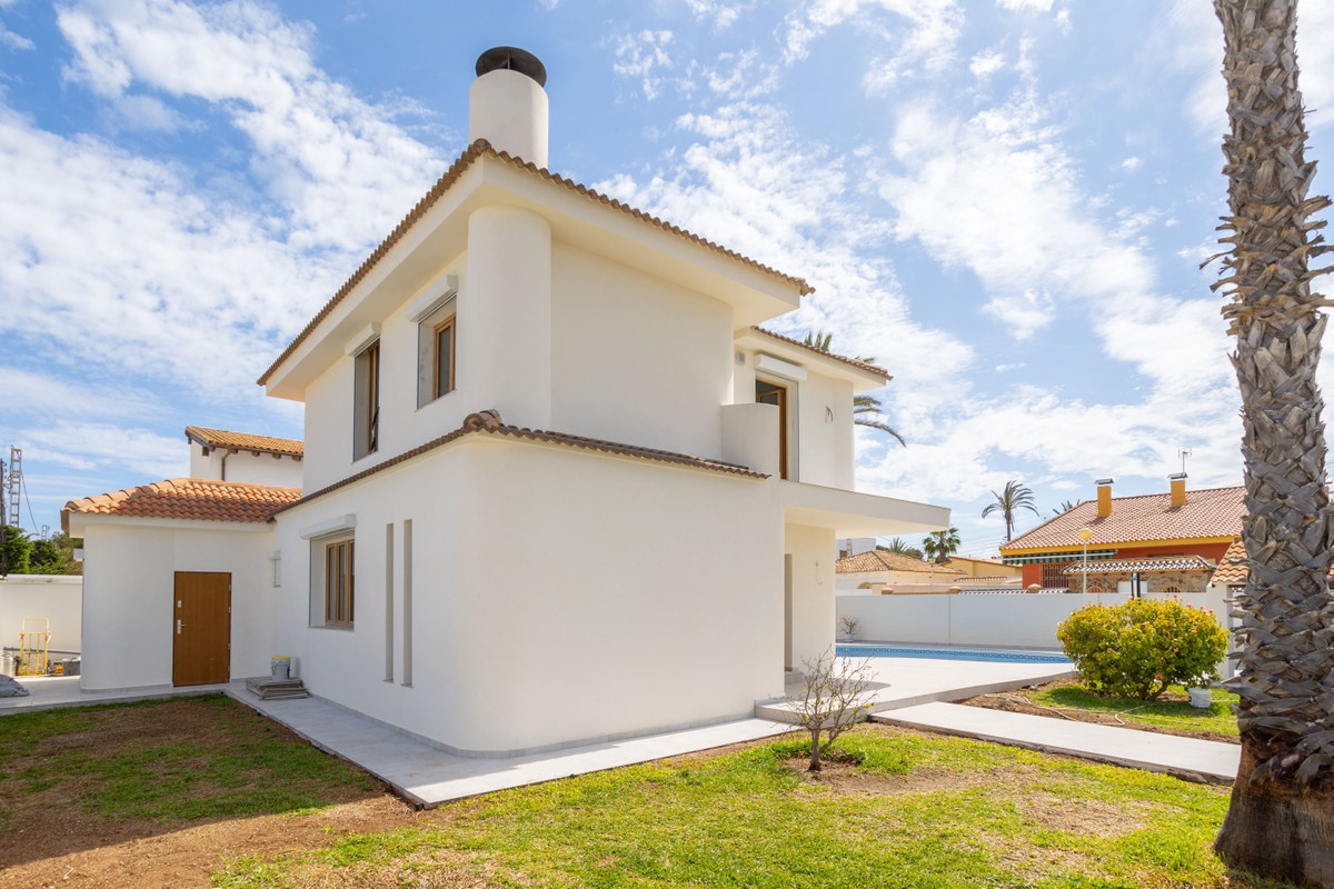 ShowFeedImage House – Detached Villa in Orihuela