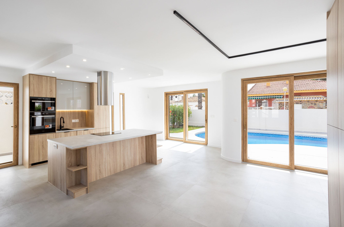 ShowFeedImage House – Detached Villa in Orihuela