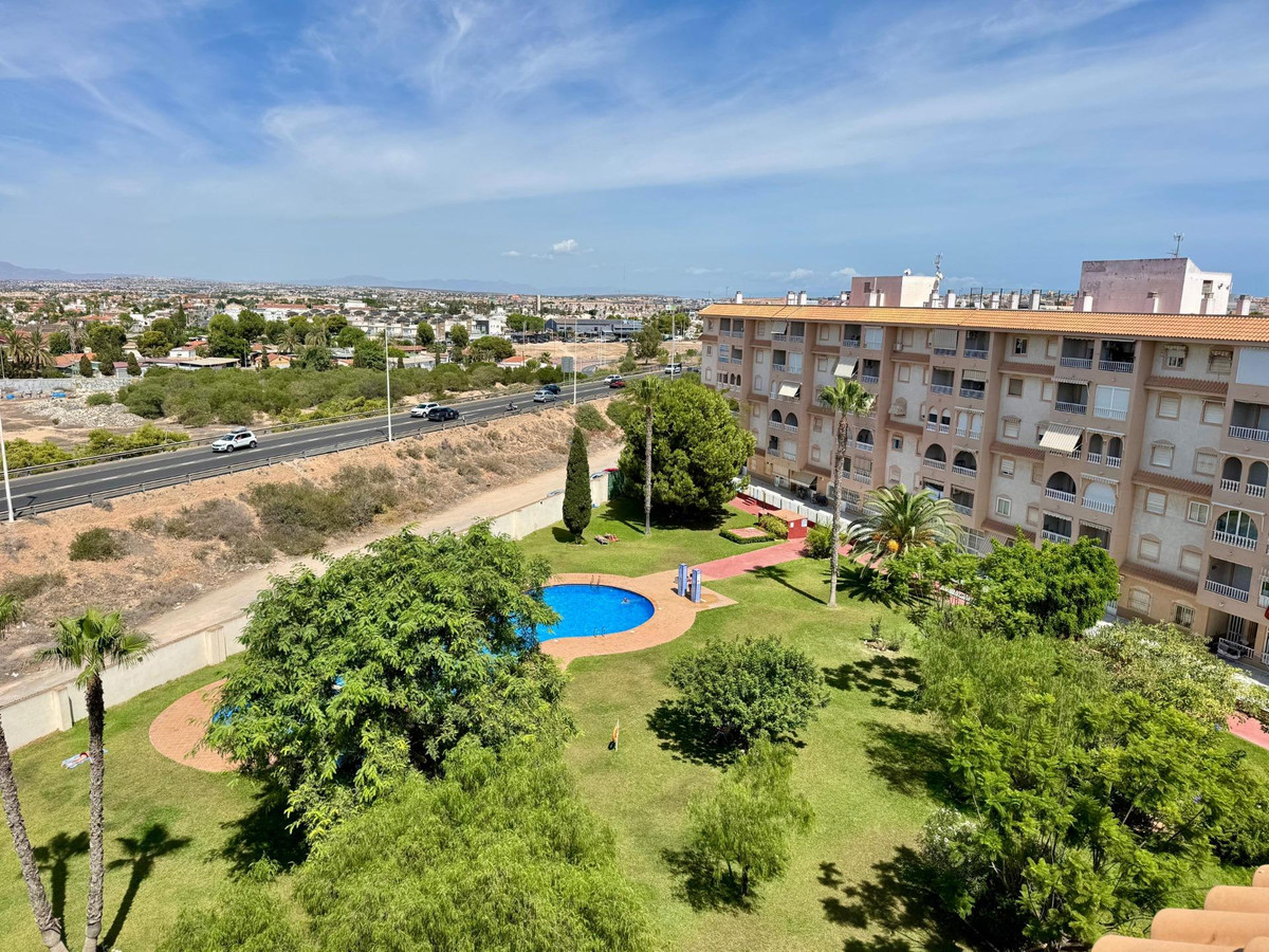 ShowFeedImage Apartment – Penthouse in Torrevieja