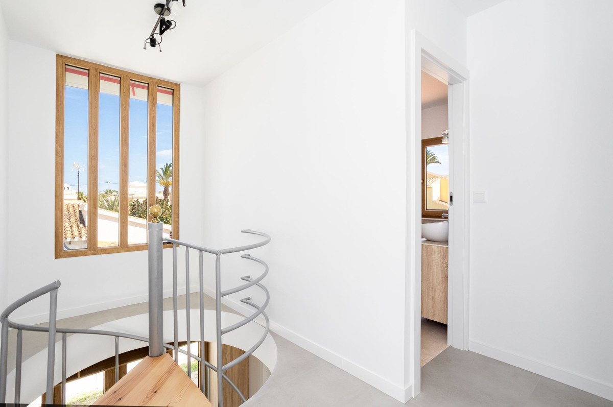 ShowFeedImage House – Detached Villa in Orihuela