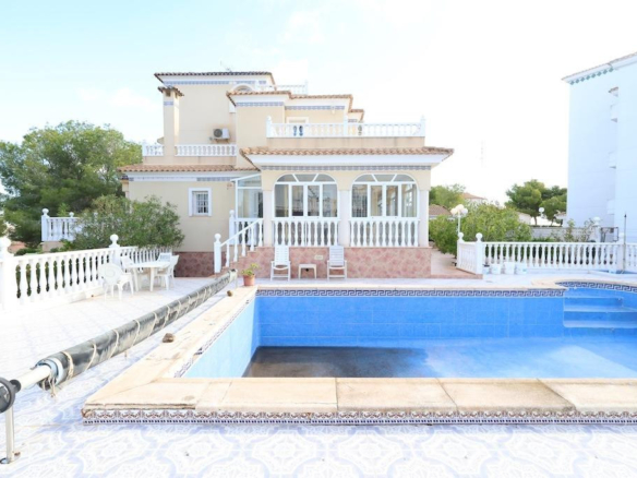 House – Detached Villa in Orihuela