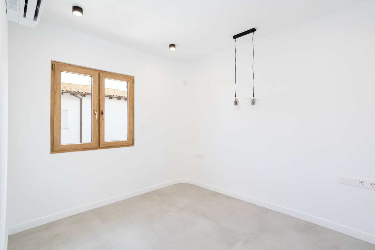 ShowFeedImage House – Detached Villa in Orihuela