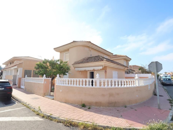 House – Detached Villa in Torrevieja
