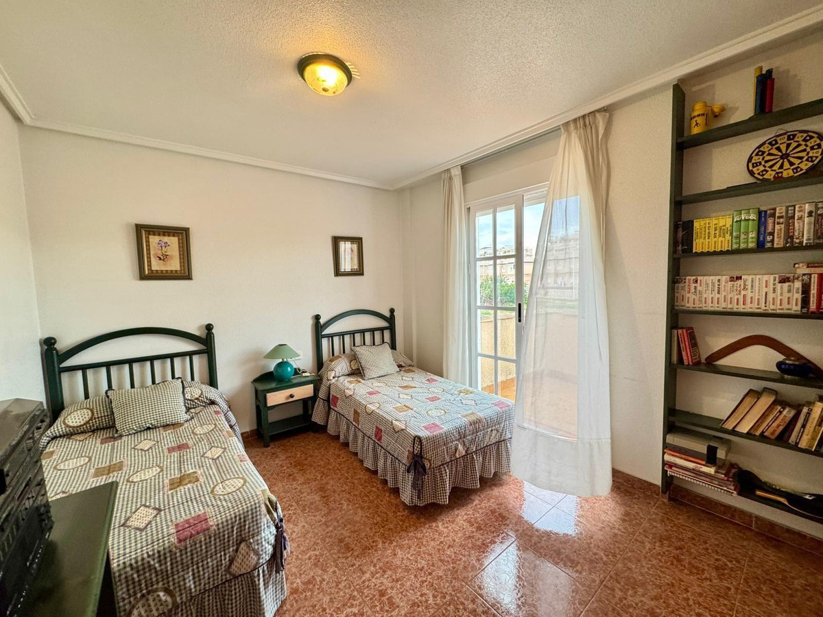 ShowFeedImage House – Detached Villa in Torrevieja