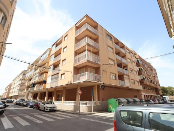 Apartment – Middle Floor Apartment in Torrevieja