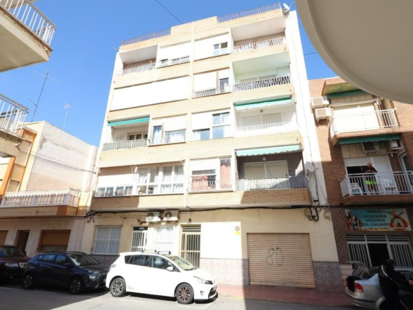 Apartment – Middle Floor Apartment in Torrevieja