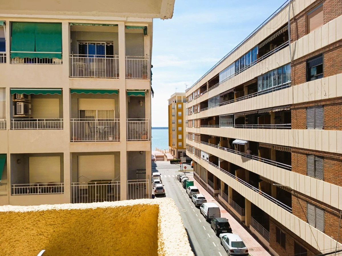 ShowFeedImage Apartment – Middle Floor Apartment in Torrevieja