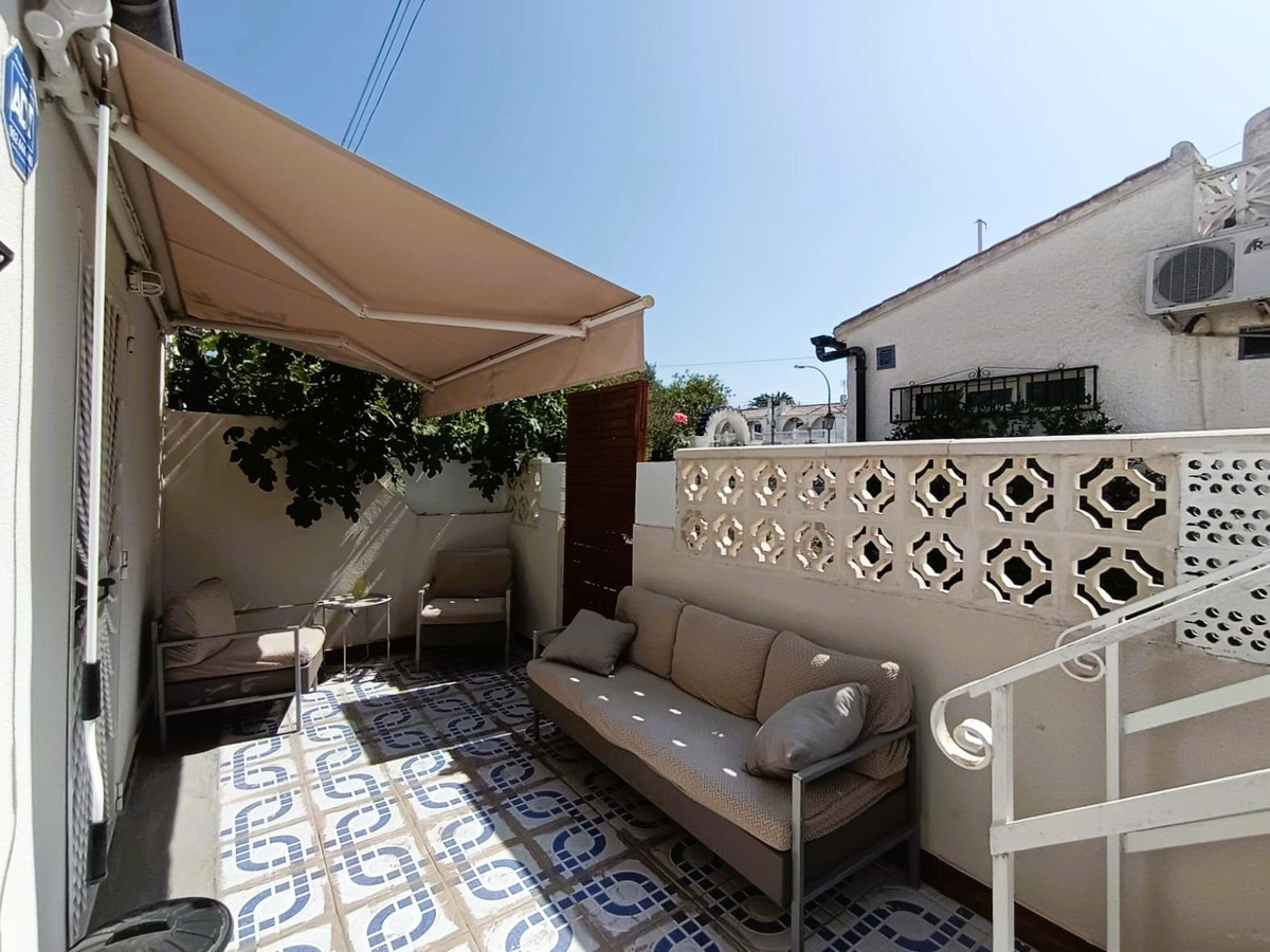 ShowFeedImage House – Bungalow in Torrevieja