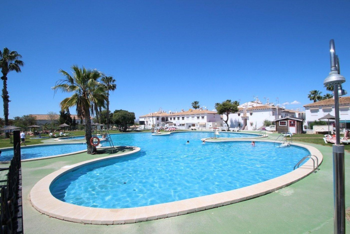 ShowFeedImage House – Bungalow in Torrevieja
