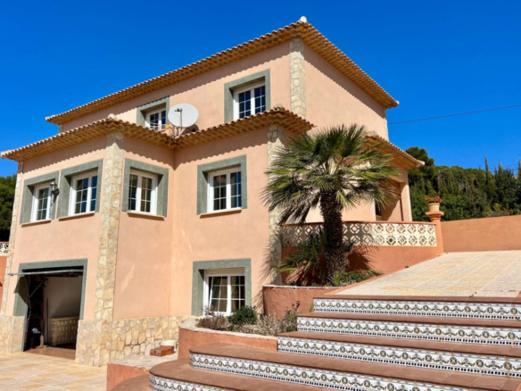 House – Detached Villa in Calpe
