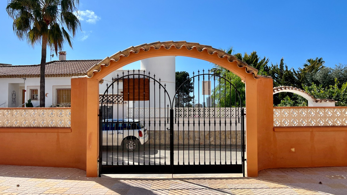 House – Detached Villa in Calpe