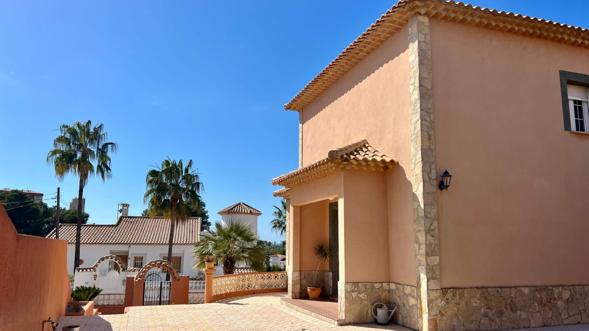 House – Detached Villa in Calpe
