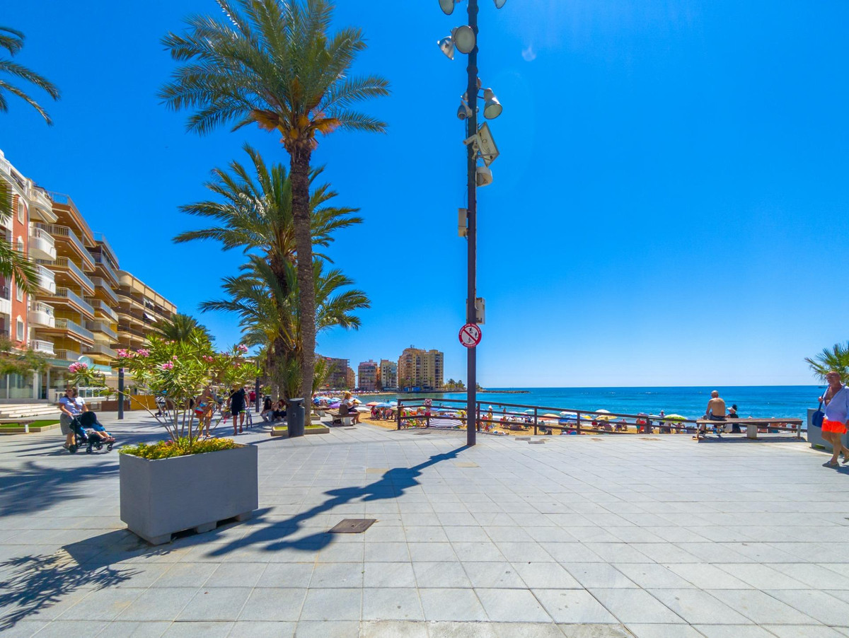 ShowFeedImage Apartment – Middle Floor Apartment in Torrevieja