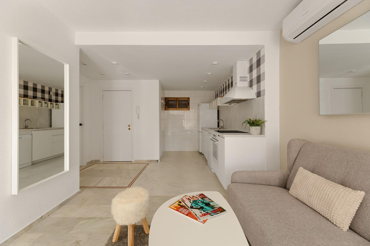 ShowFeedImage Apartment – Middle Floor Apartment in Benidorm