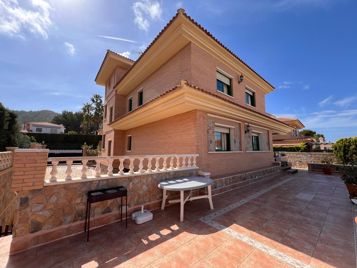 ShowFeedImage House – Bungalow in Benidorm