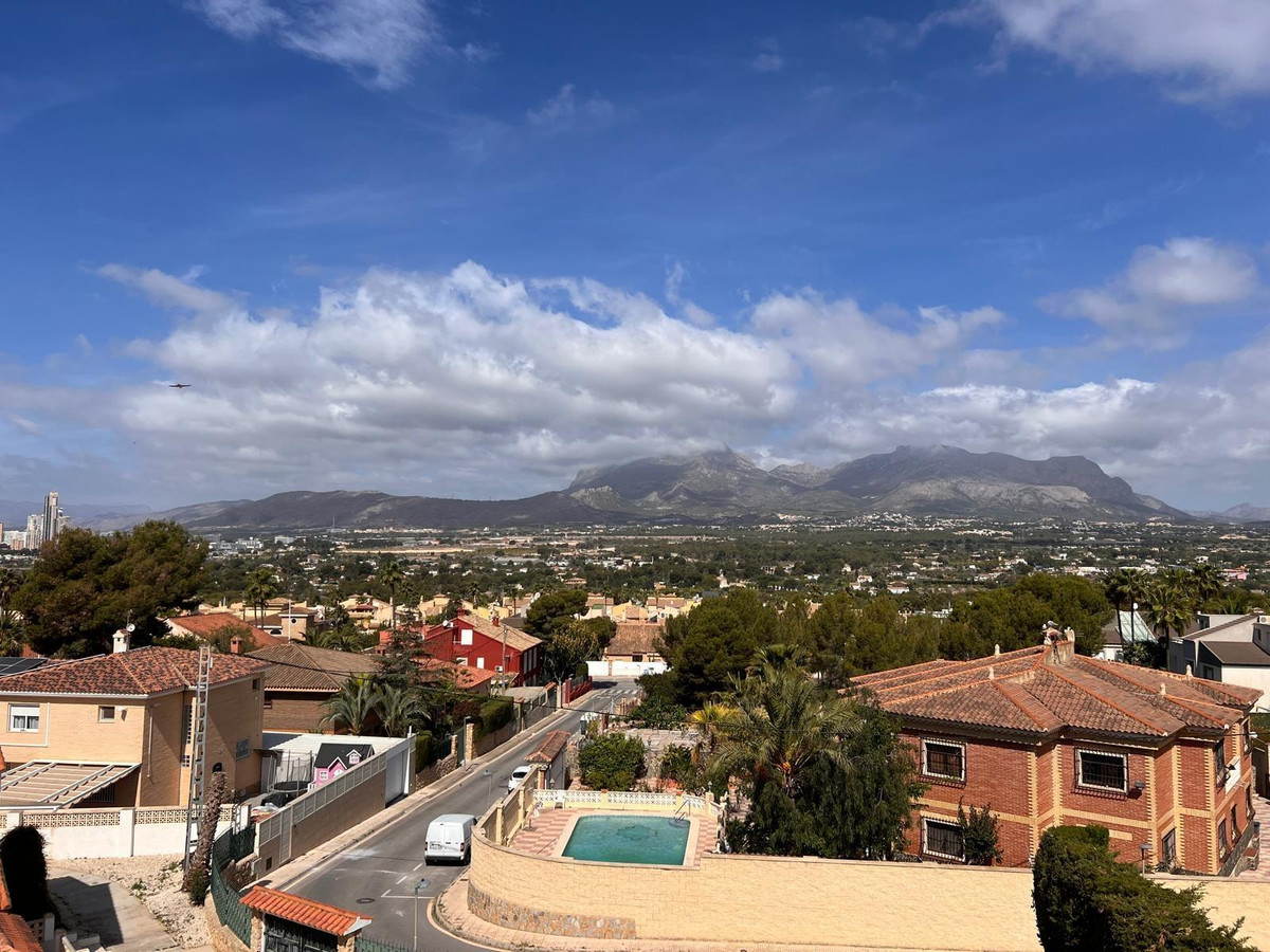 ShowFeedImage House – Bungalow in Benidorm