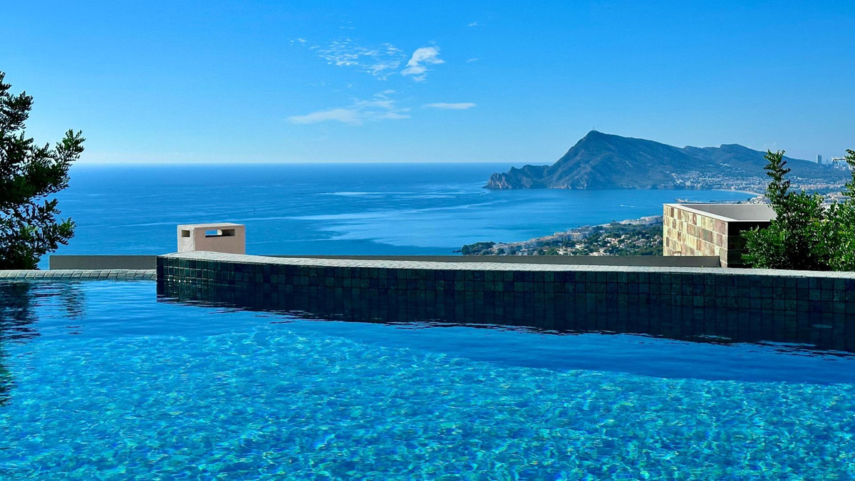 House – Detached Villa in Altea